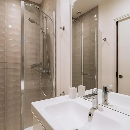 Lejlighed Charming 1bd W Intimate Patio Jaures !