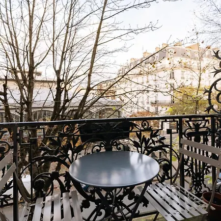 Charming 1bd W Intimate Patio Jaures ! Lejlighed