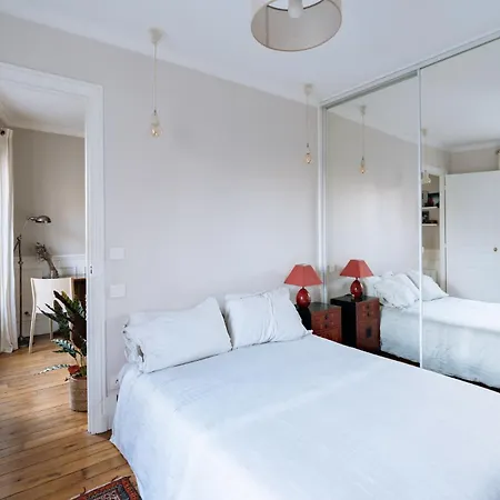 Charming 1bd W Intimate Patio Jaures ! Paris
