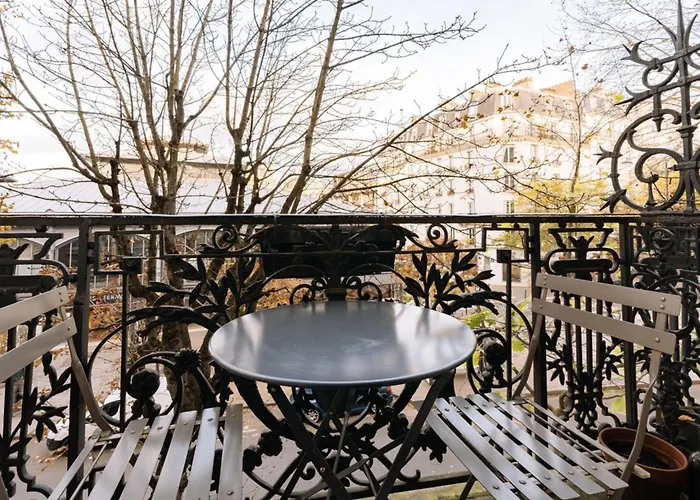 Charming 1bd W Intimate Patio Jaures ! Lejlighed *